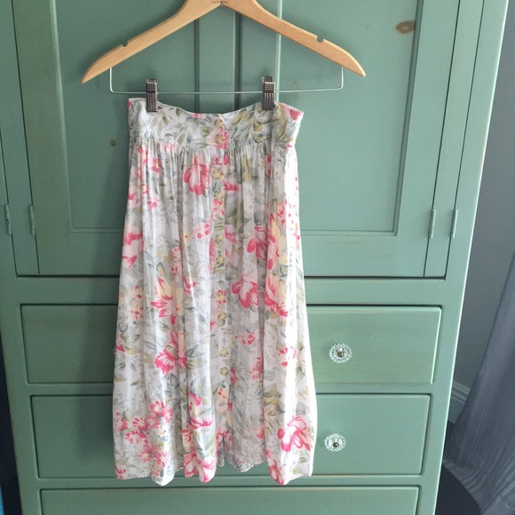 Ecote Dresses & Skirts - Ecote brand urban outfitters midi floral skirt XS